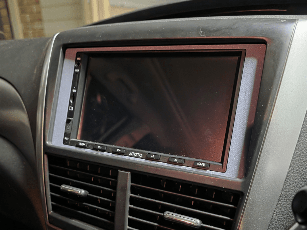 Headunit fascia adaptor Subaru forester SH