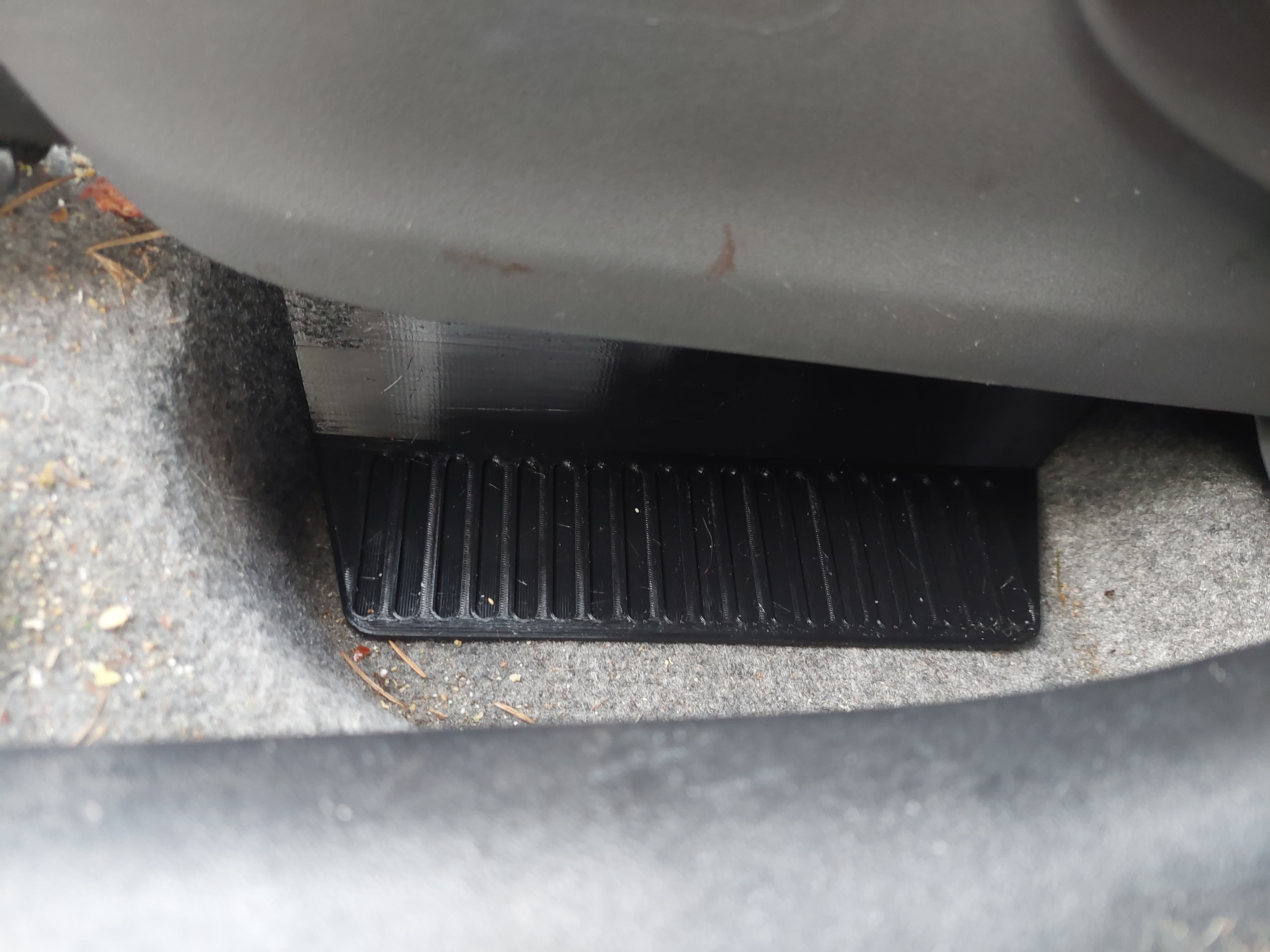Catcher for seat side pocket 2009-2016 Prius.