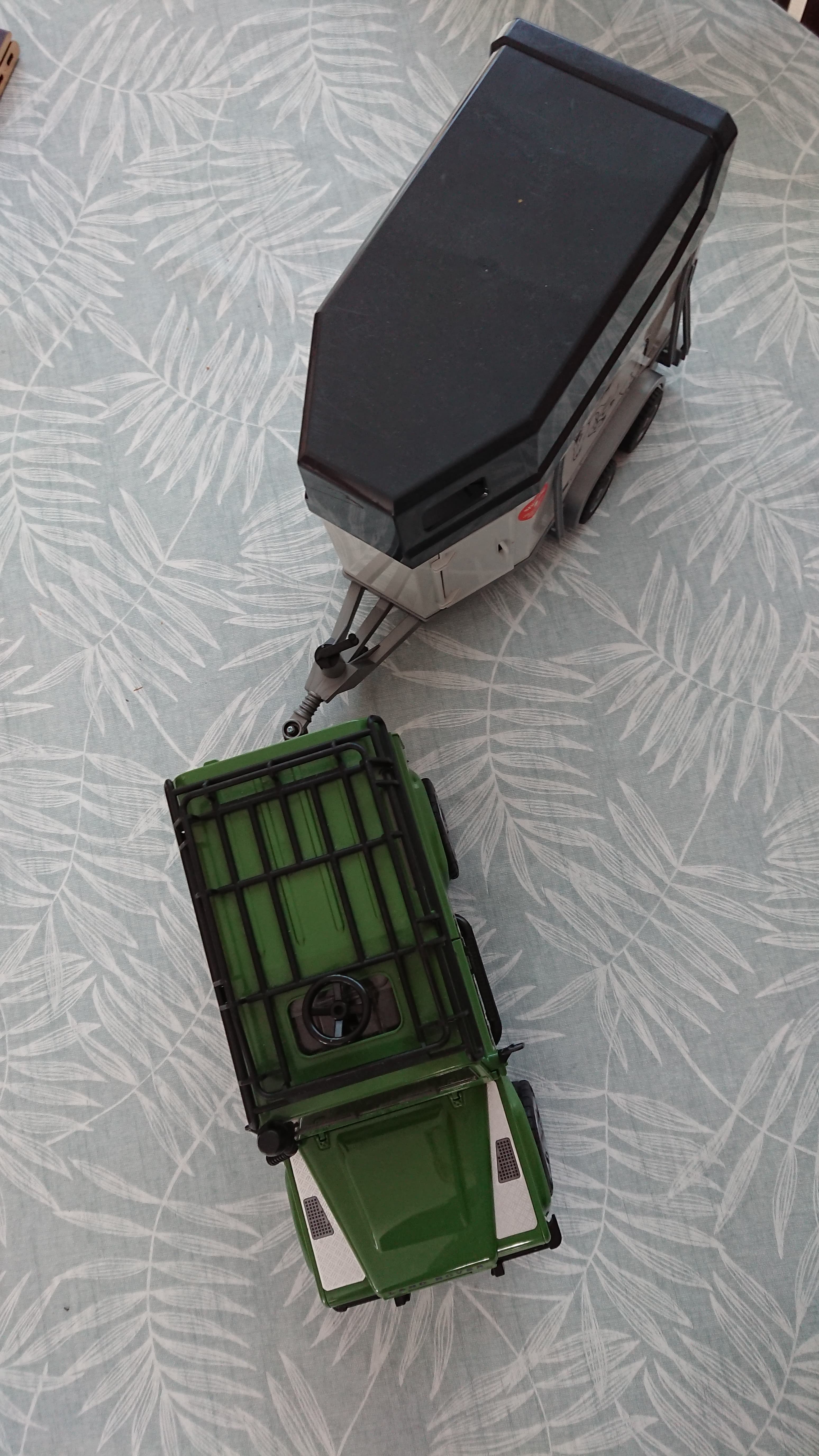 Toy Land Rover Defender tow bar