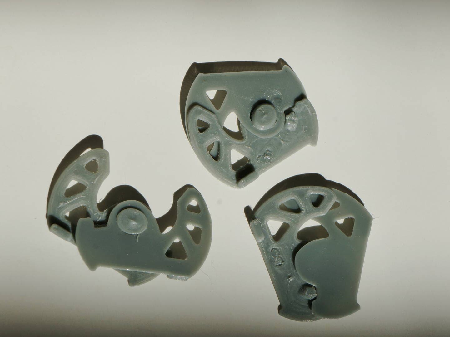 crescent lock seal