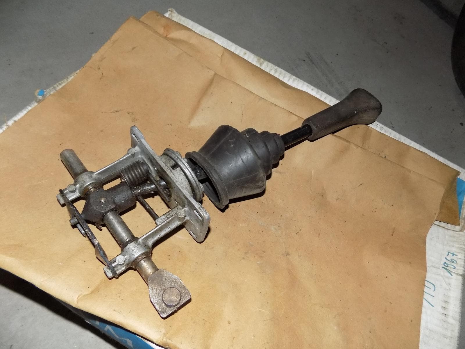 Adjustable Gear-stick cover / adjustable bellow