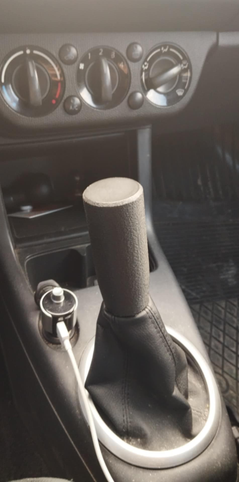 Suzuki Swift 2005-2010 gear shifter knob