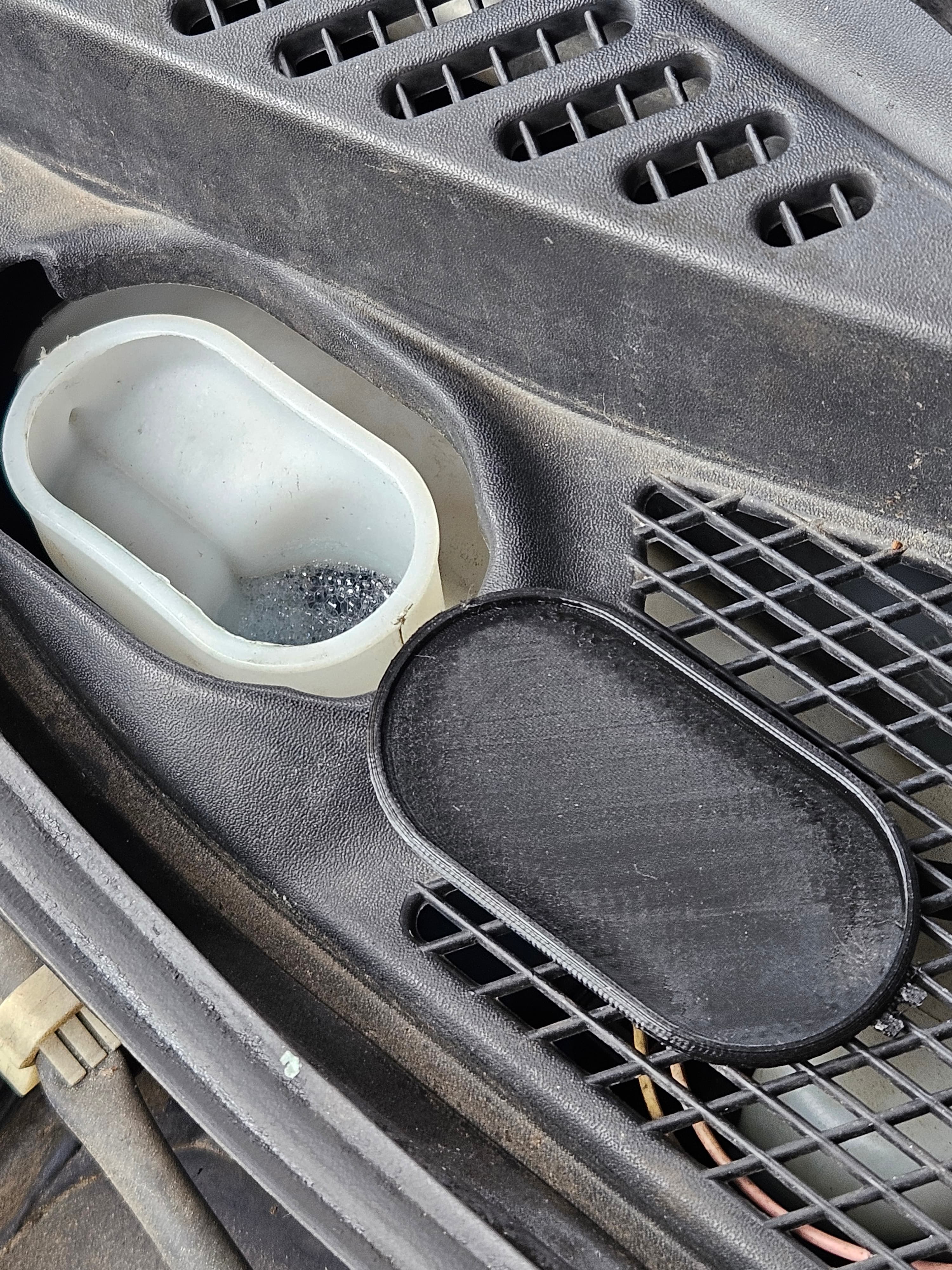 Renault Clio 1.2 1999r washer fluid cap