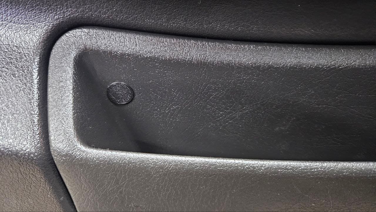 Opel door plug