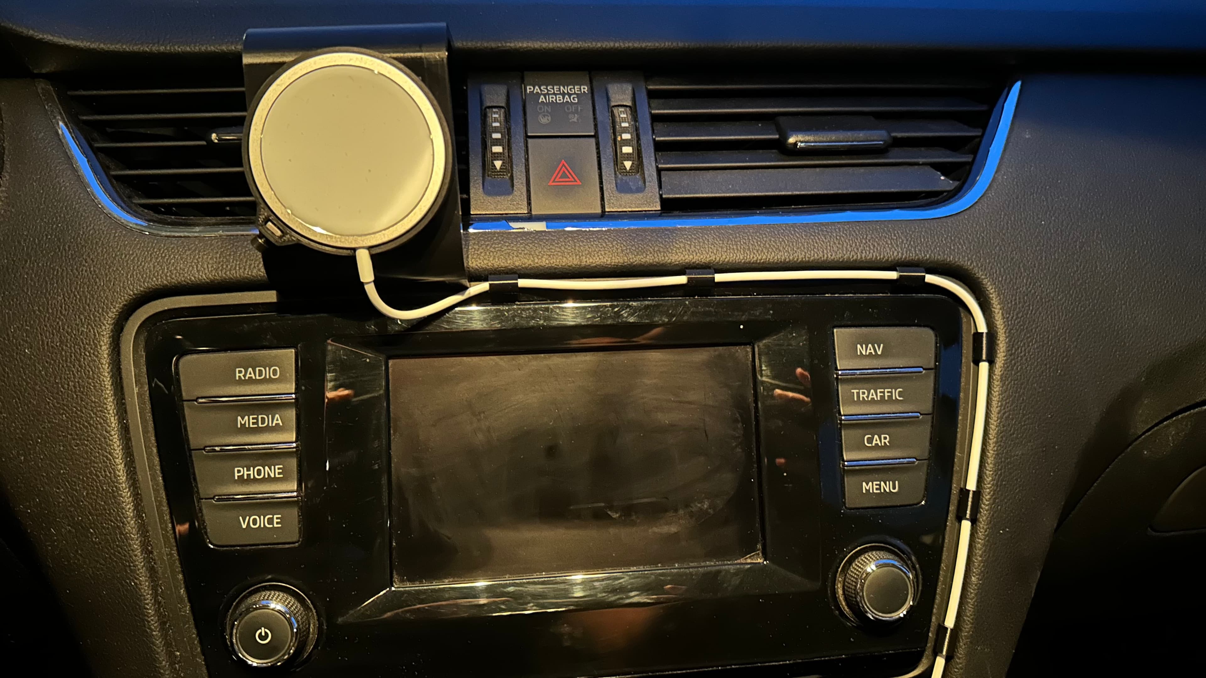 Car mount for magsafe