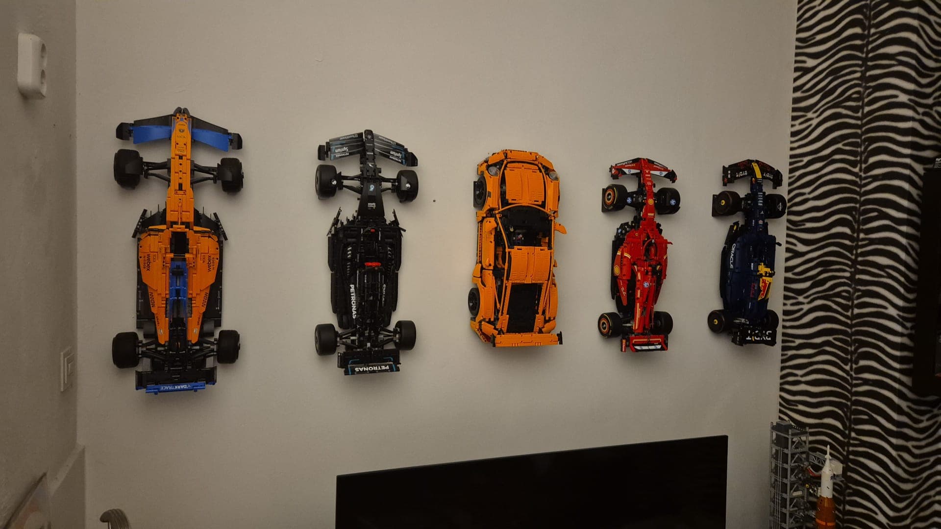 Wall Mount lego technic 1:8 82mm 60 degrees