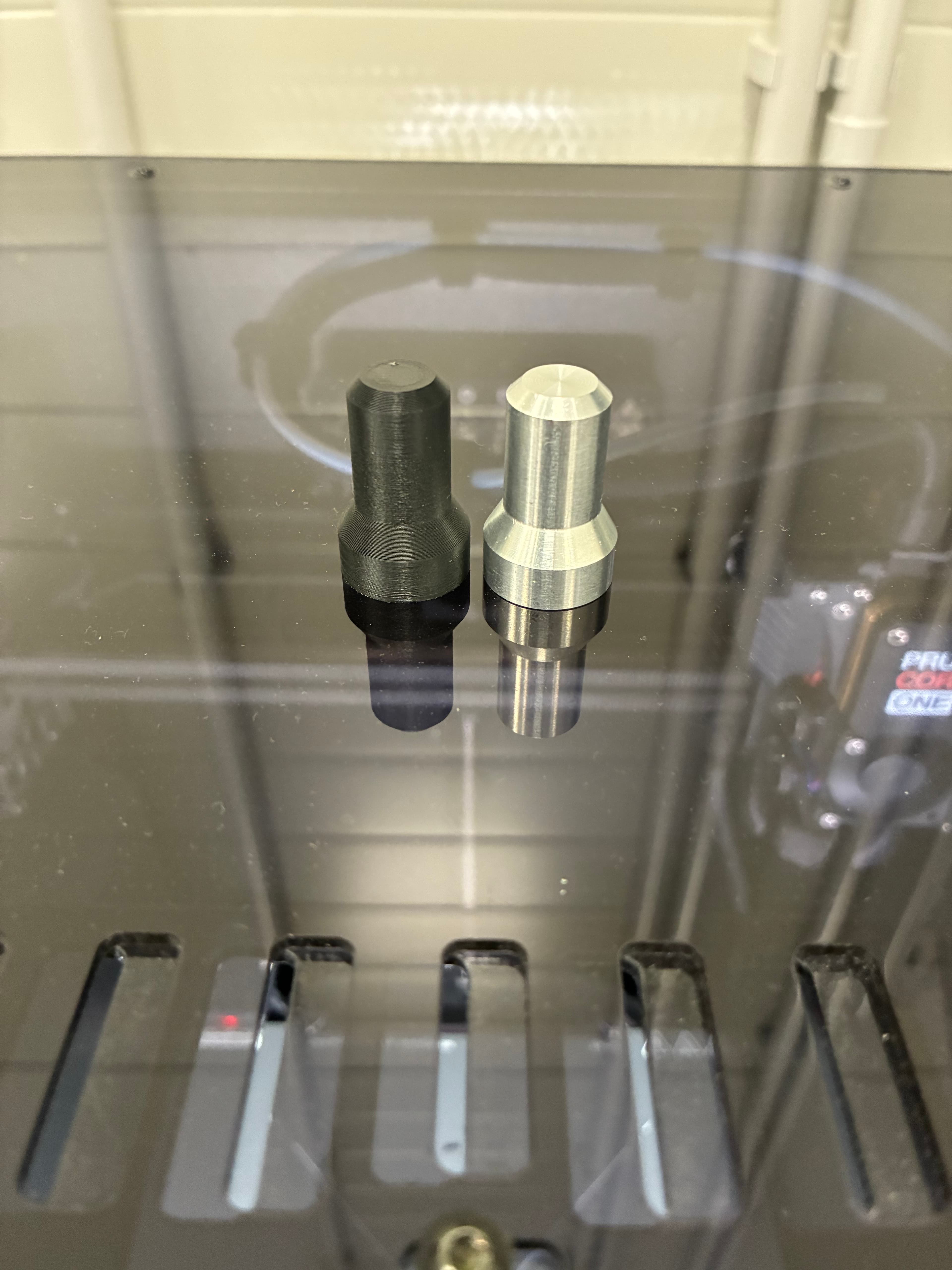 anti-freeze protective cap for heat-conductive paste