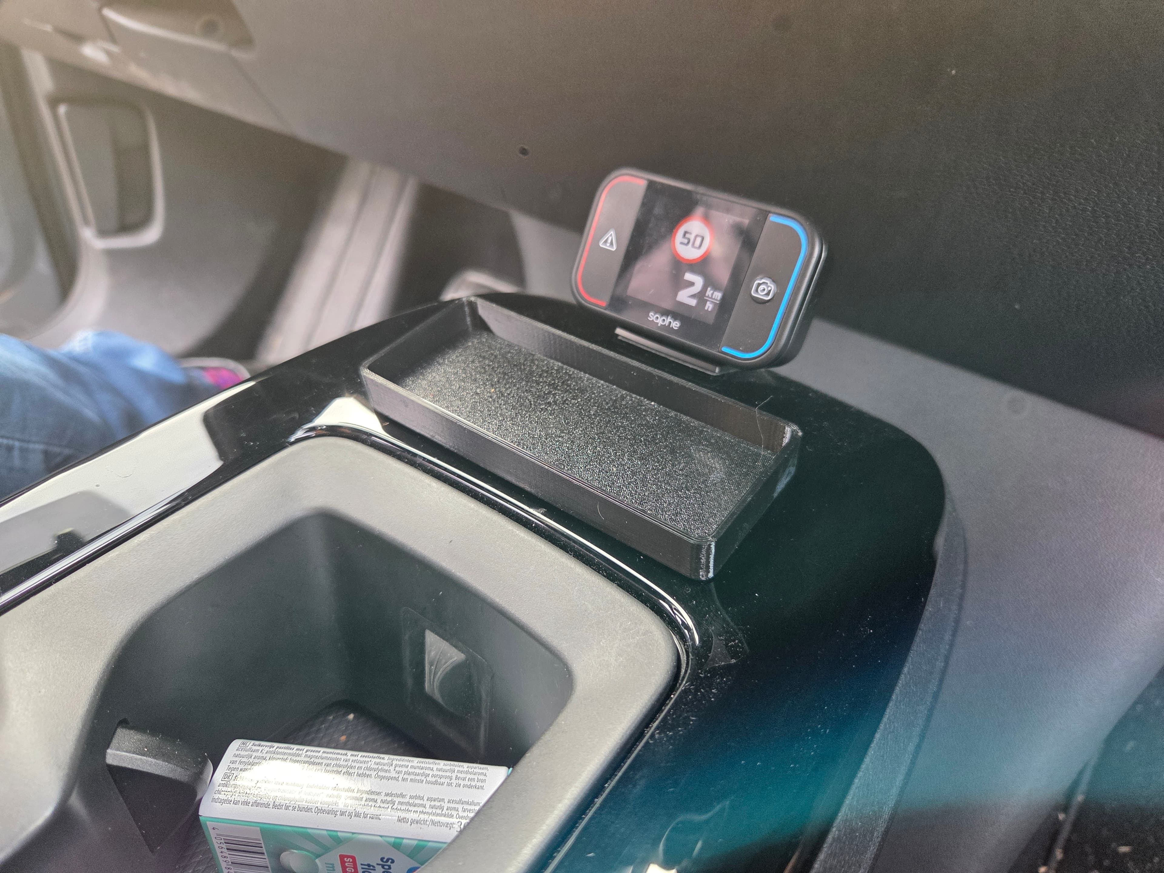 VW ID.4 card holder shelf