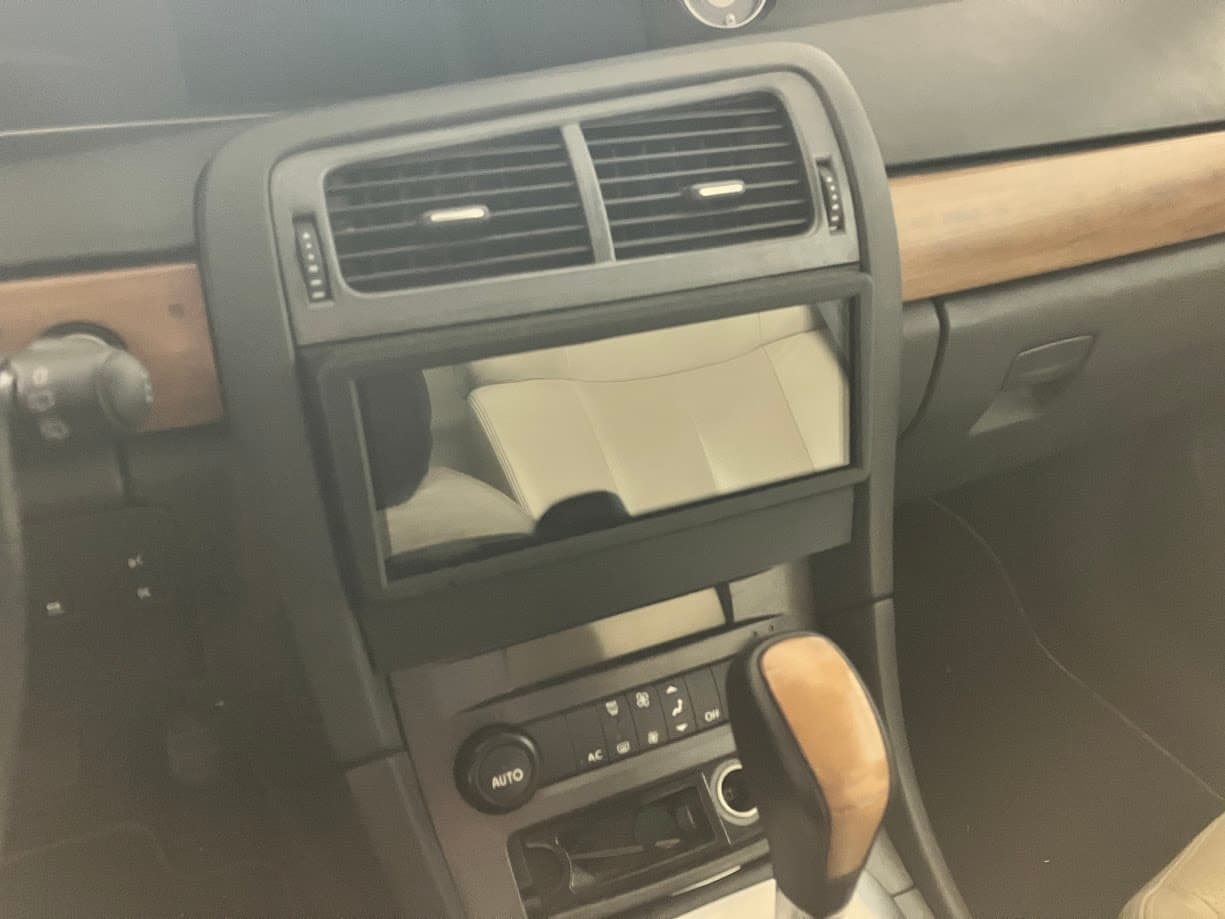 Façade Carplay Vel Satis