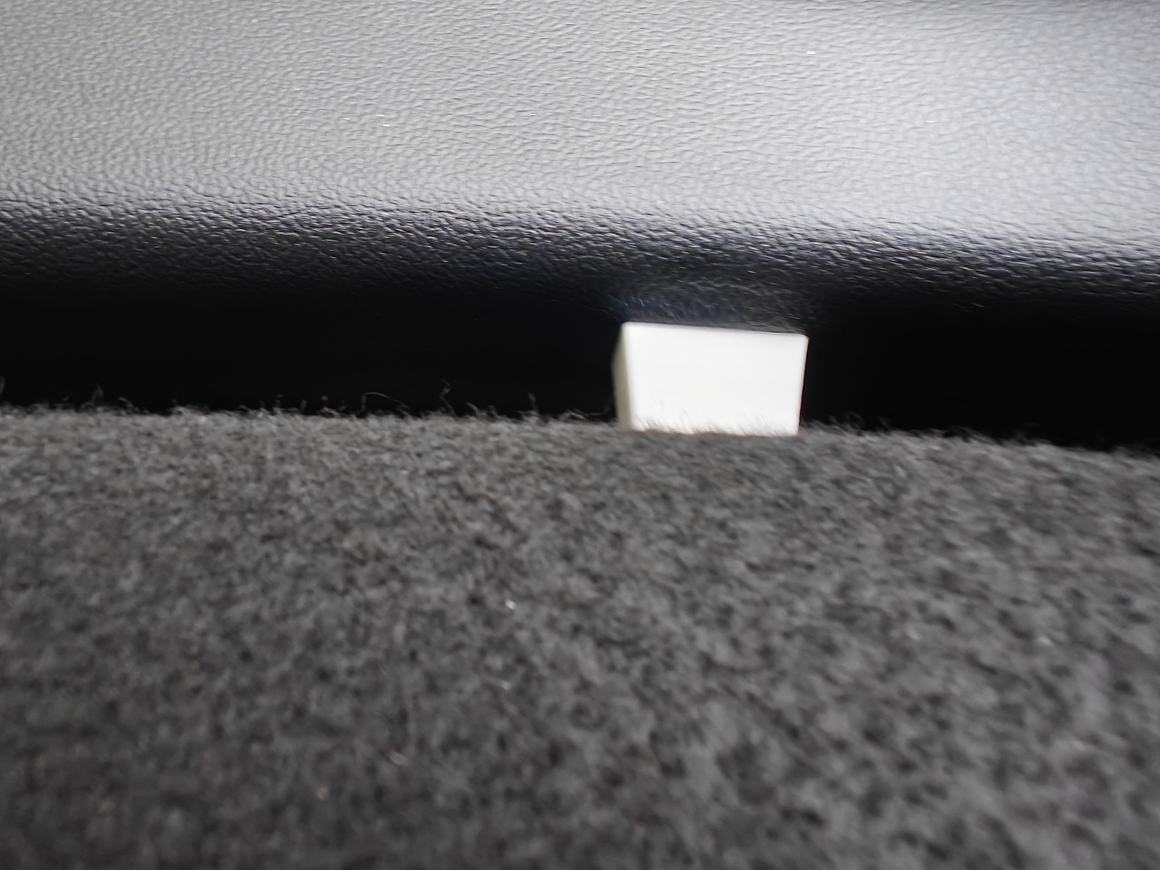 Ford Focus MK4 lid holder for hatchback boot/trunk