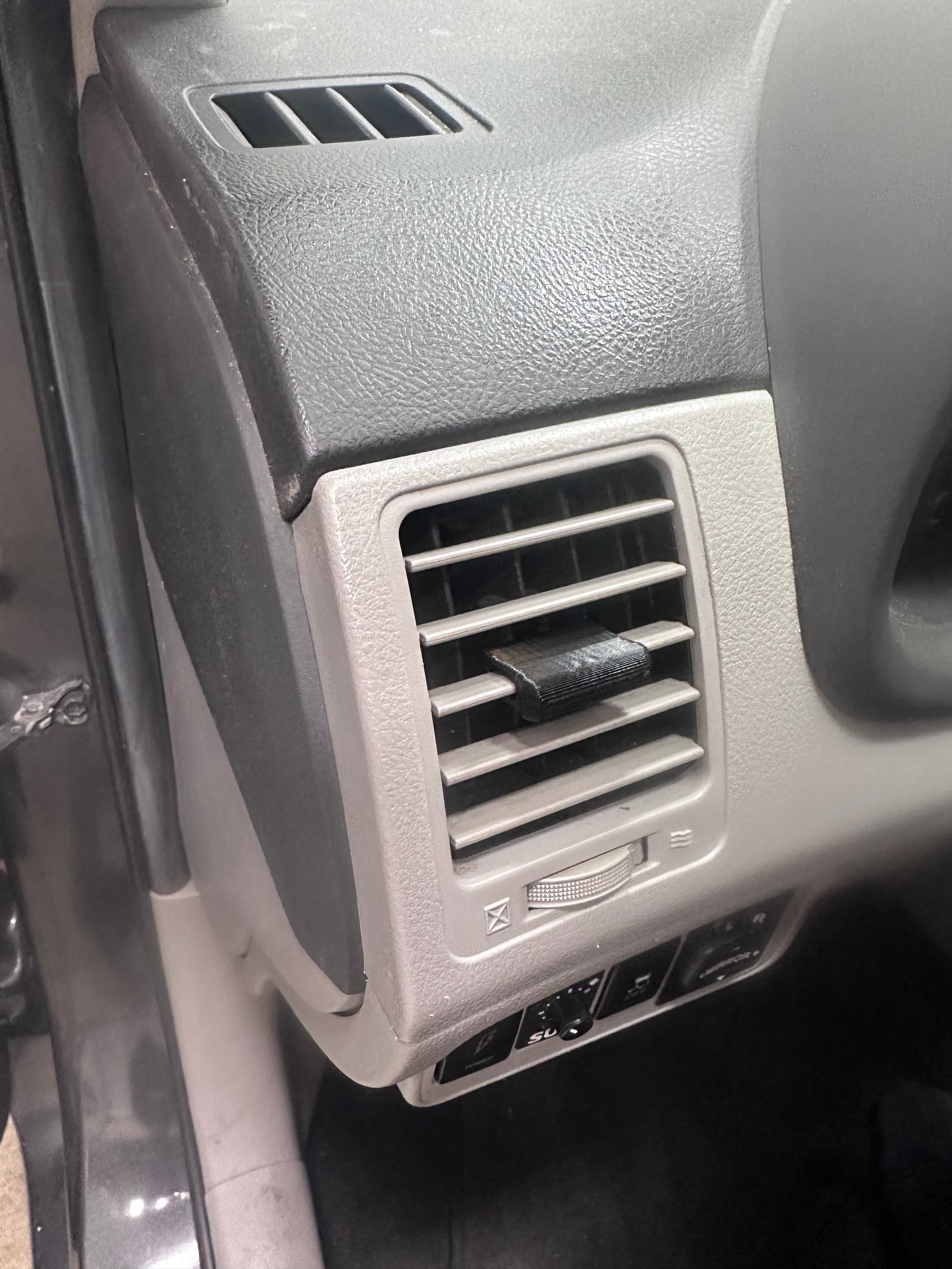 A/C Vent Louvre Tab - Toyota Corolla 2011