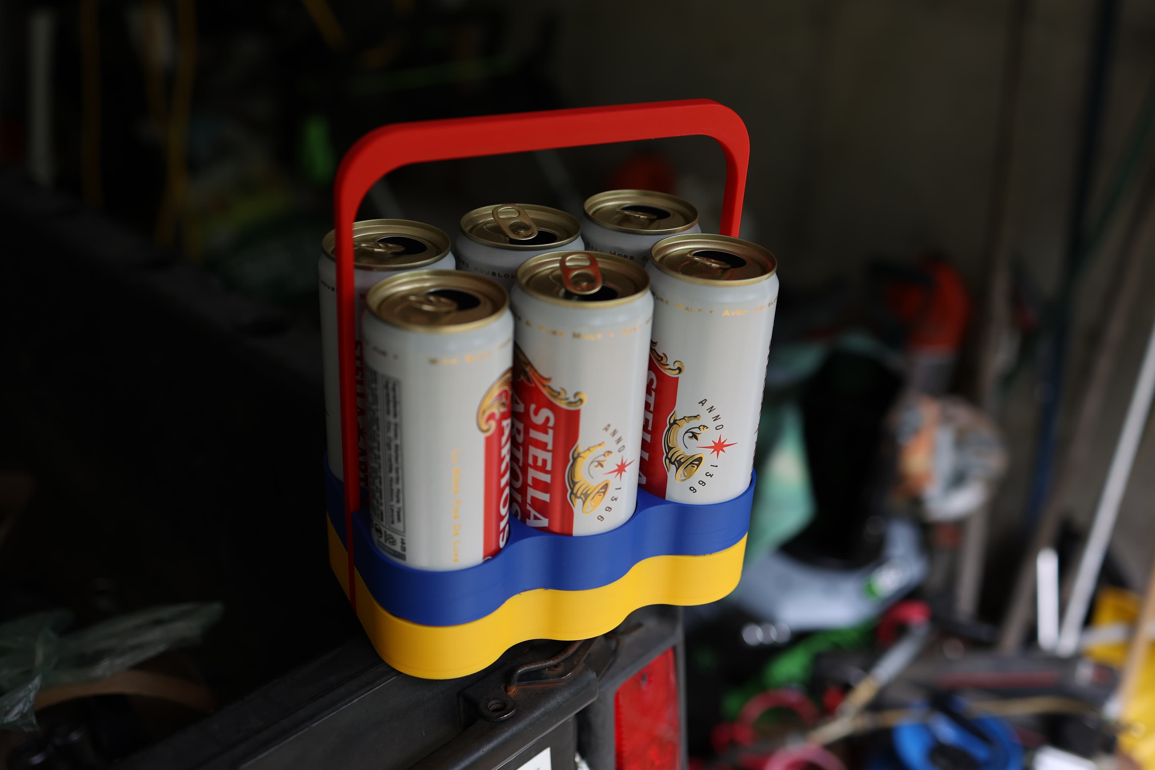 Narrow Can Holder for Beer or Soda / Porte-canettes étroites