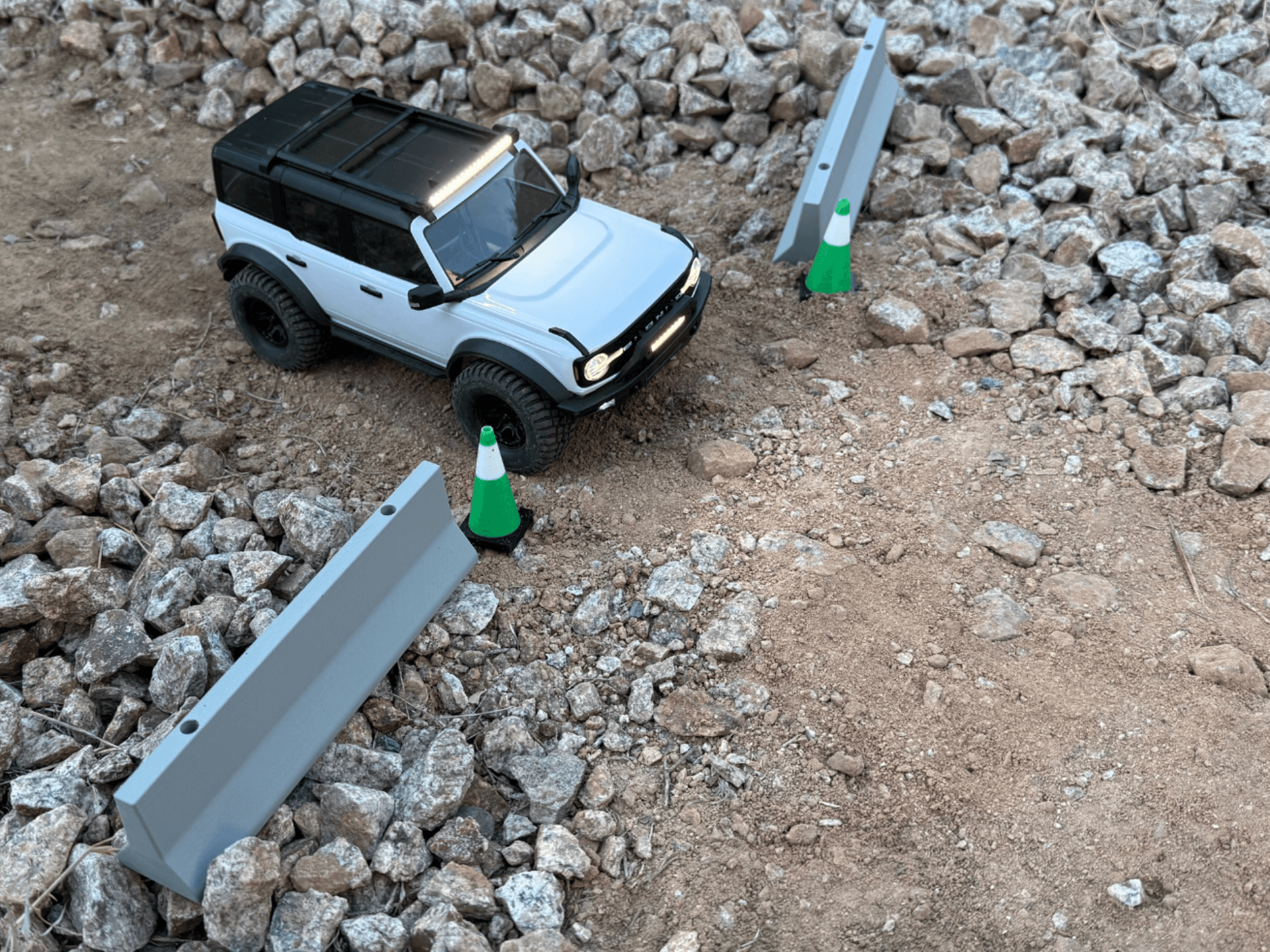 1/18 Scale RC K-Rail / Jersey Barrier System